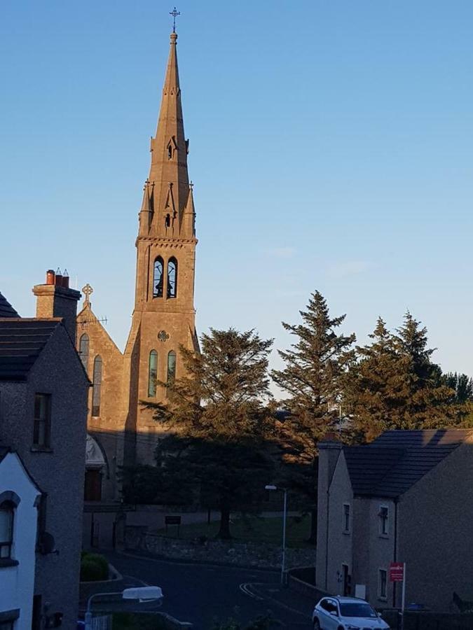 Spire View Townhouse Villa Ballycastle Bagian luar foto